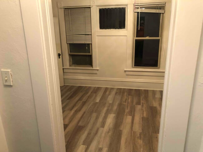 Foto del edificio - 1123 1st Ave S