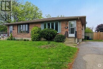 Building Photo - 5 Golding Pl