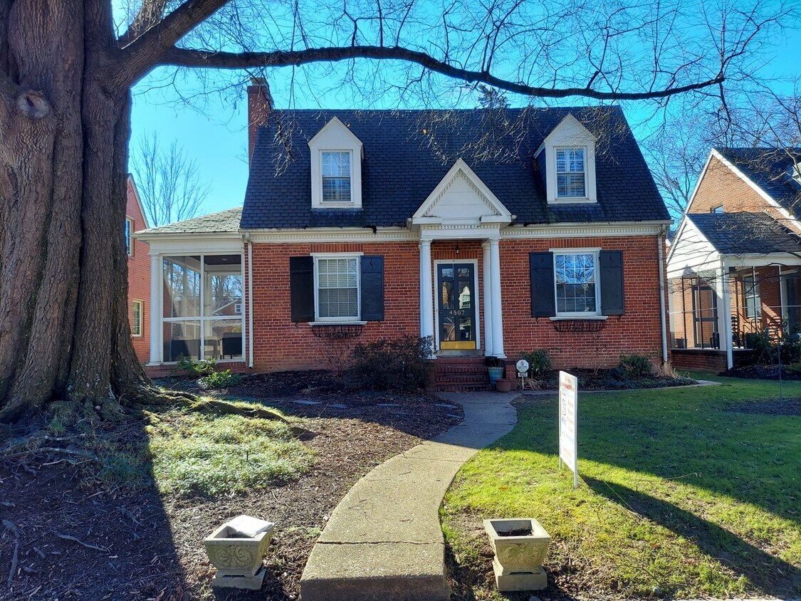 Primary Photo - Beautifully Renovated 2200+ Sq Ft 2-story ...