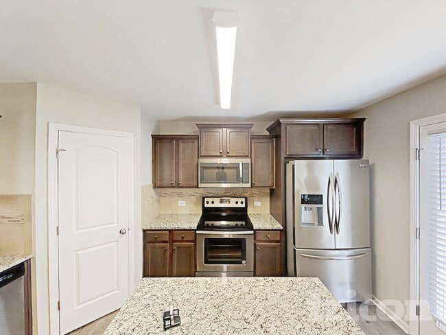 Building Photo - 5008 Shorthorn Way