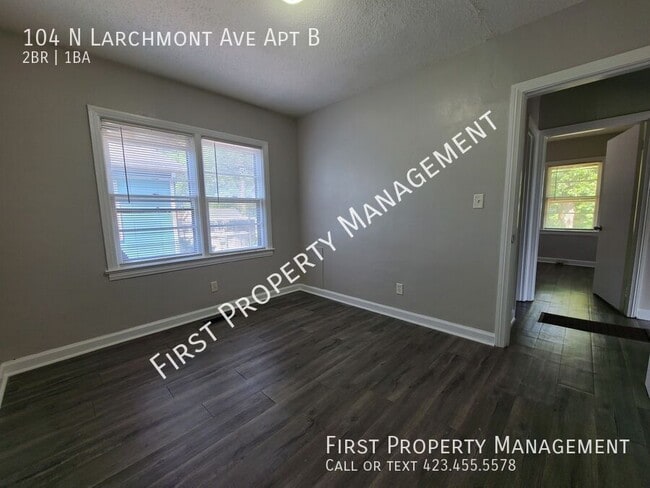 Building Photo - 104 Larchmont Ave