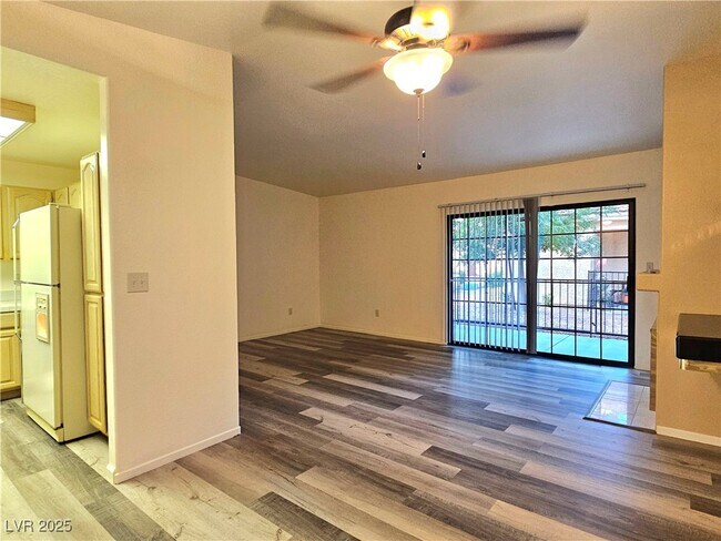 Foto del edificio - 2851 S Valley View Blvd
