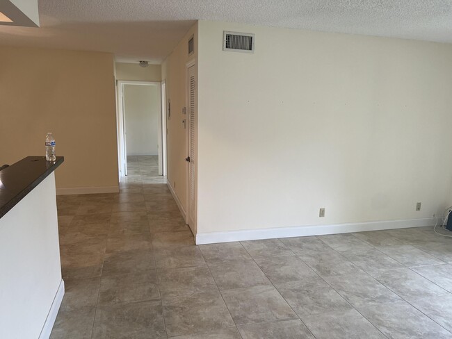 Foto del edificio - 1301 NW 12th Ave