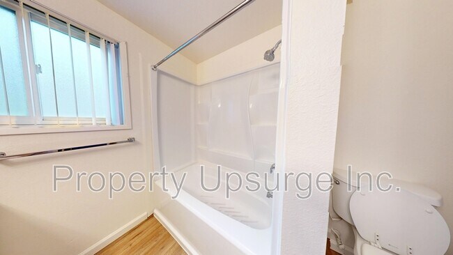 Foto del edificio - 715 Kimball Rd