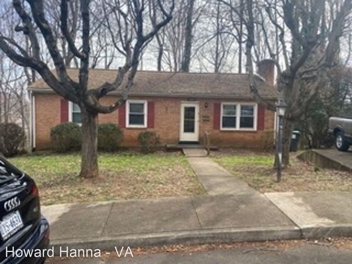 Primary Photo - 3 br, 1.5 bath House - 1030 Cottonwood Road