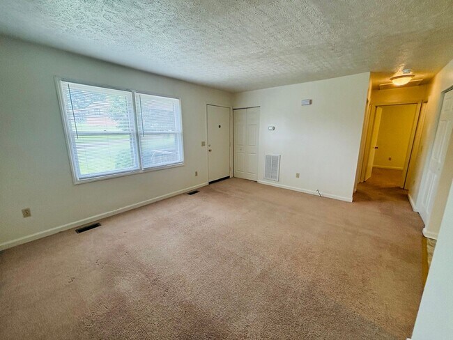 Foto del edificio - 1170 Brown St NE