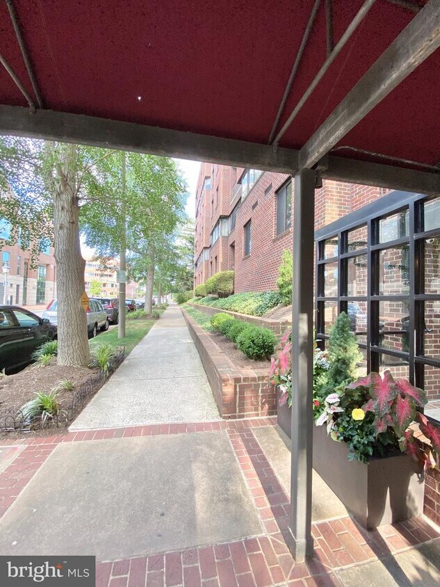 1600 Prince St Unit 408, Alexandria, VA 22314 Room for Rent in