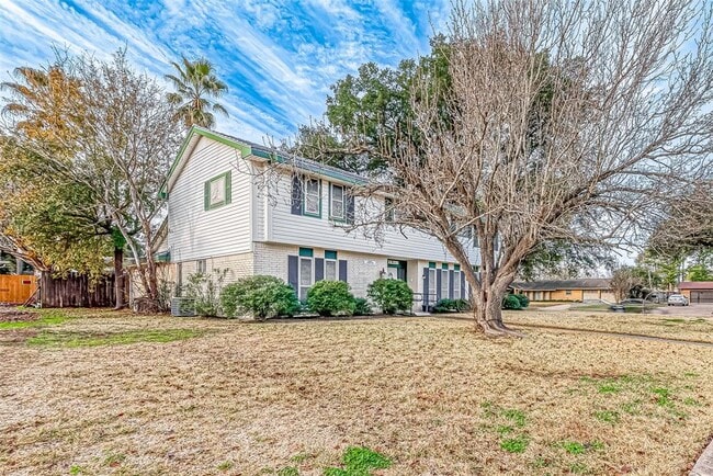 Foto del edificio - 7811 Hornwood Dr