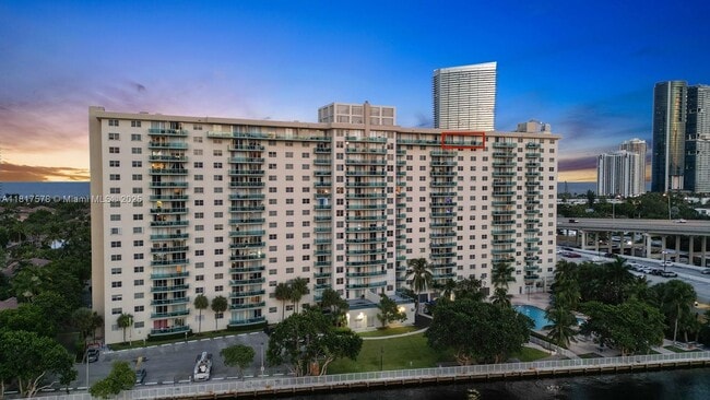 Building Photo - 19390 Collins Ave