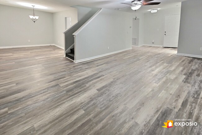 Foto del edificio - 2413 Whetstone Ln