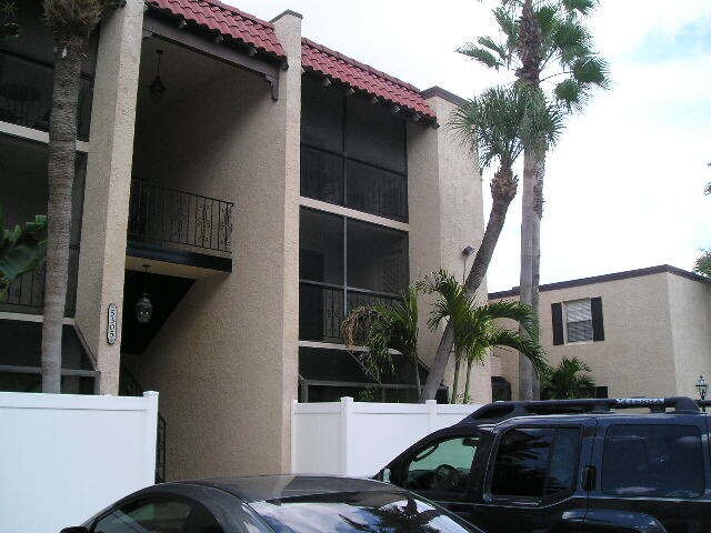 Building Photo - 1-Bedroom Condo in gated South Tampa commu...