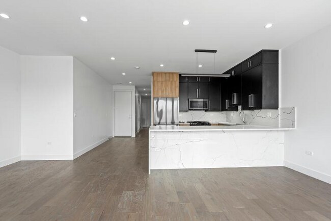 Foto del edificio - 3008 W Belmont Ave
