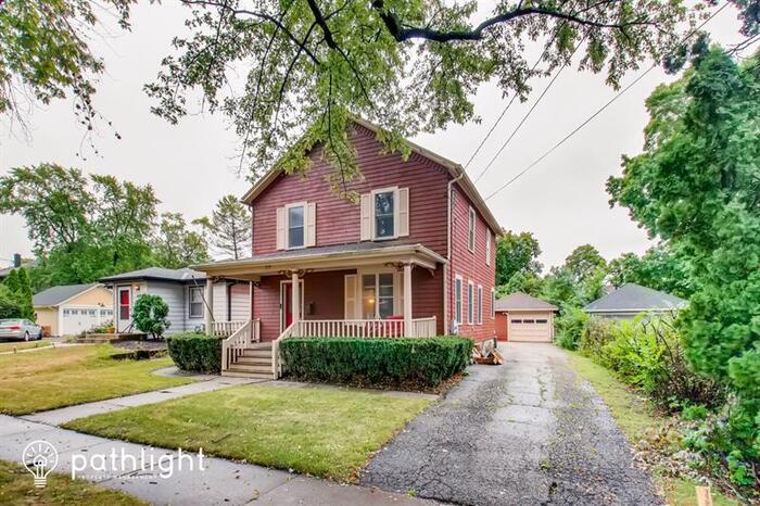 Foto principal - 77 Center Street, Crystal Lake, IL, 60014