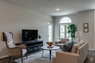 1BR, 1BA - 888SF - Barrington Square Luxury Apartments