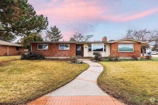 Building Photo - 3411 W Hillcrest Dr