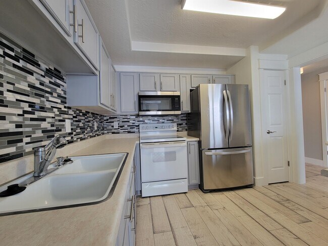 Building Photo - 14264 Daisyfield Dr