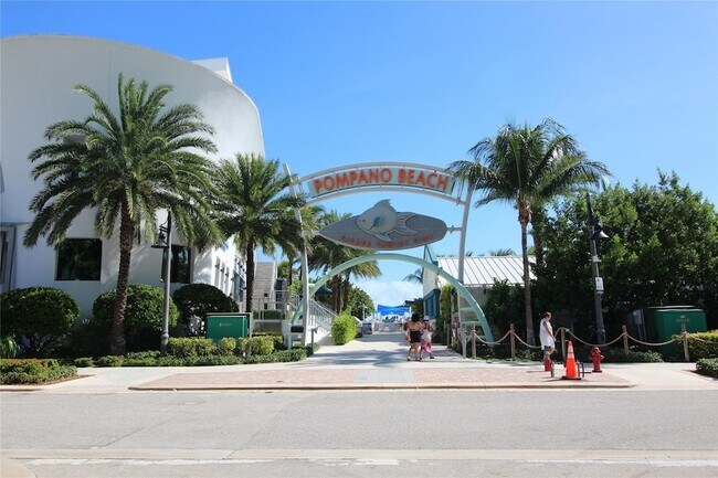 Foto del edificio - 3205 Colony Club Rd