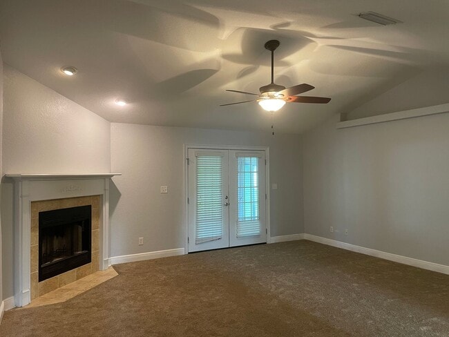 Building Photo - Big and Beautiful in Cottonwood