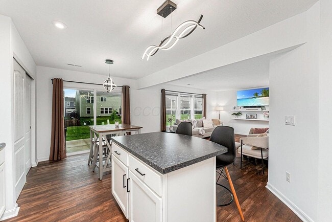 Building Photo - 7430 Sugarbark Dr