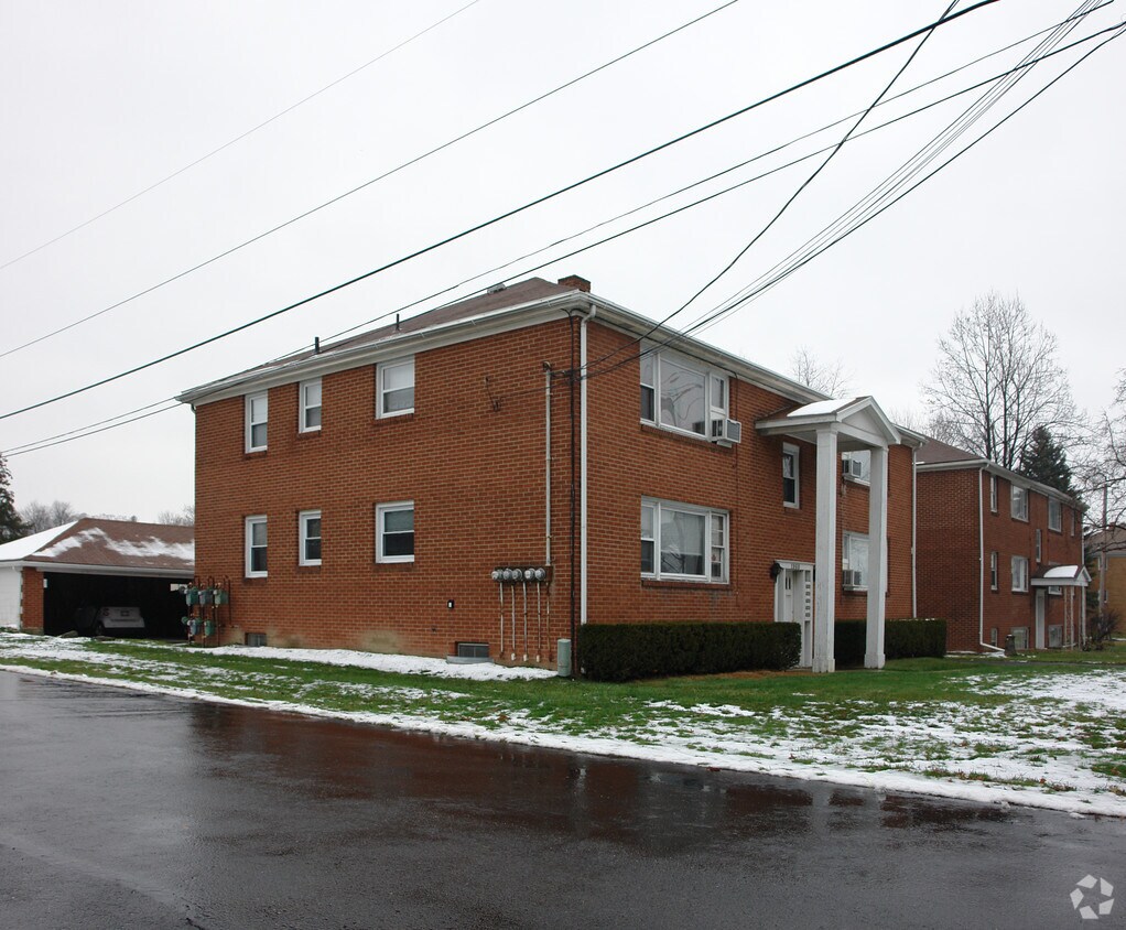 Primary Photo - 1960 Boardman Poland Rd