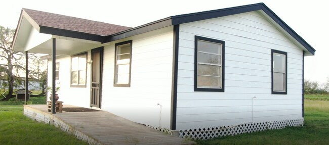 Building Photo - 3325 S Oklahoma Ave