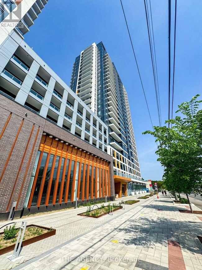 Building Photo - 7950 Bathurst St