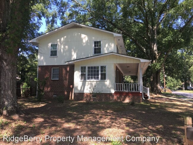 Building Photo - 4 br, 2 bath House - 32 Juniper St