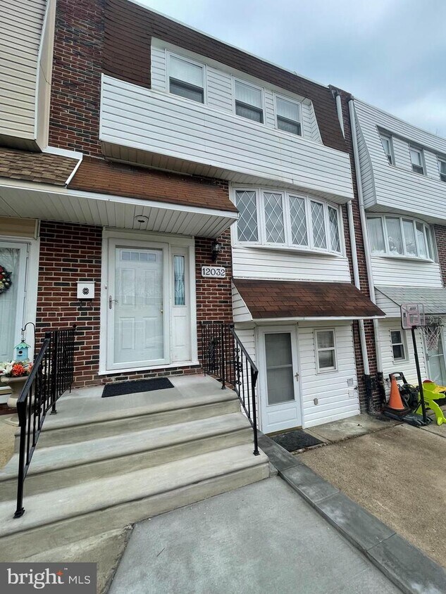 Primary Photo - 12032 Millbrook Rd
