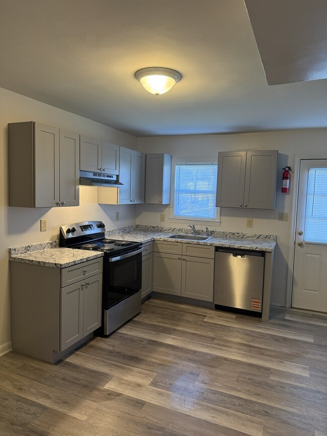 Building Photo - 148 E Plover Dr