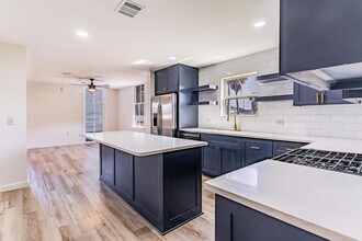 Building Photo - 3913 Avenue H