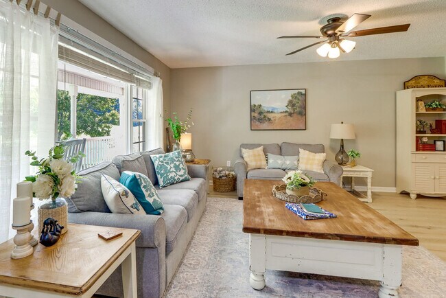 1314 Pole Coffee Cir