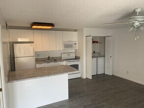 Building Photo - 645 Executive Center Dr