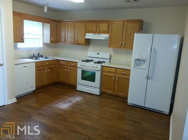 Foto del edificio - 3081 Fields Dr