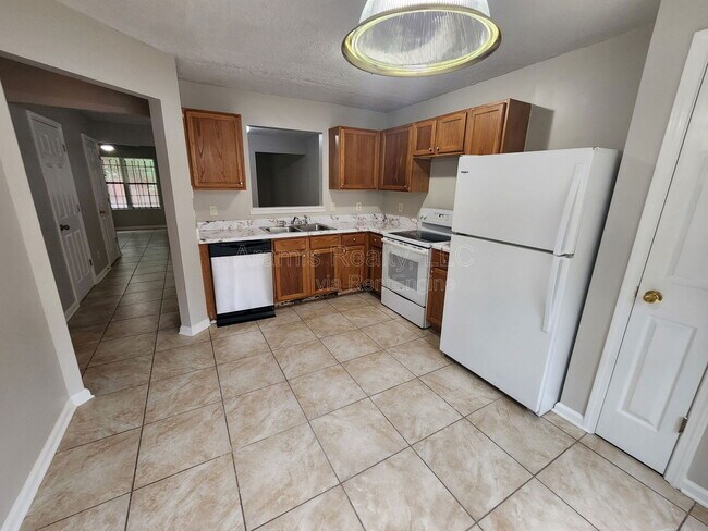 Foto del edificio - 3752 Waldrop Ln