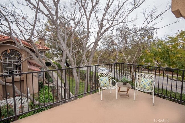 Building Photo - 29 Blue Oak