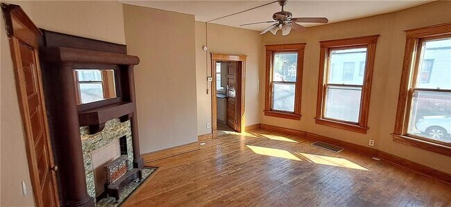 Foto del edificio - 2517 Olive St