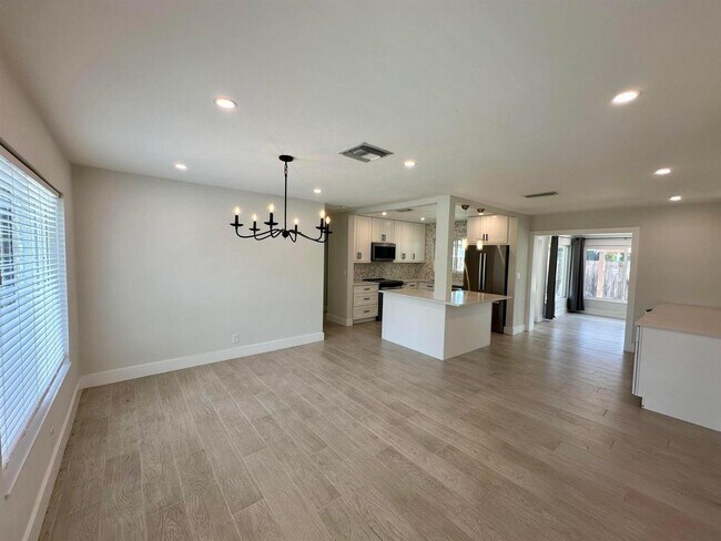 Foto del edificio - 284 SW 11th St