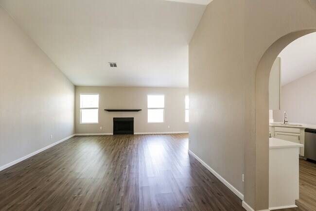 Building Photo - 4626 N 106th Ave