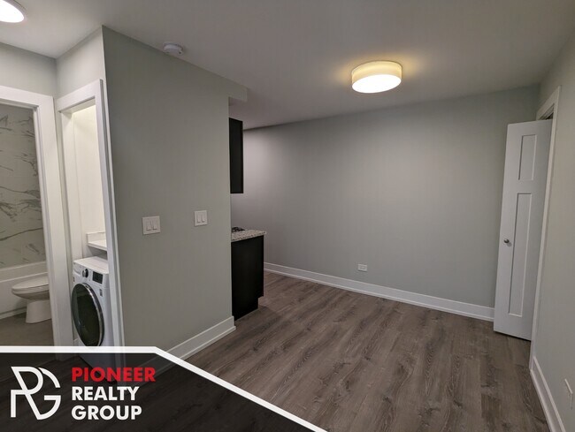 Foto del edificio - 503 W Barry Ave