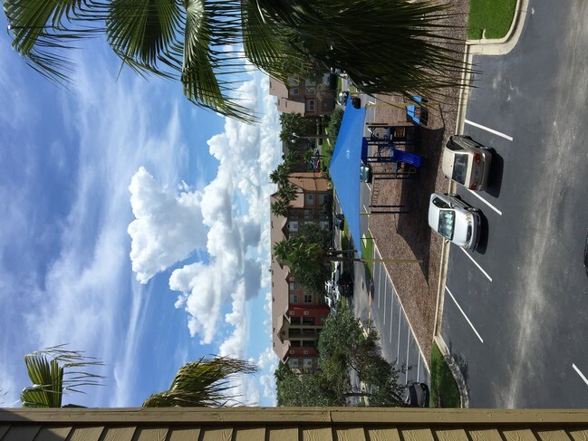 Foto del edificio - 2216 Grand Cayman Ct