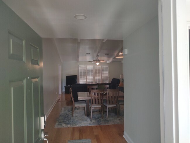 Building Photo - 997 Spinnaker Ct
