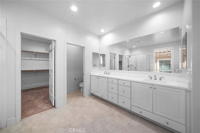 Building Photo - 15849 Ellington Way