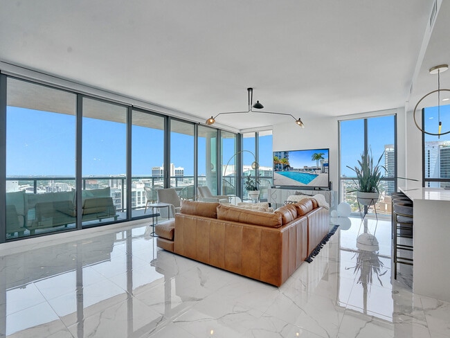 Building Photo - 100 E Las Olas Blvd