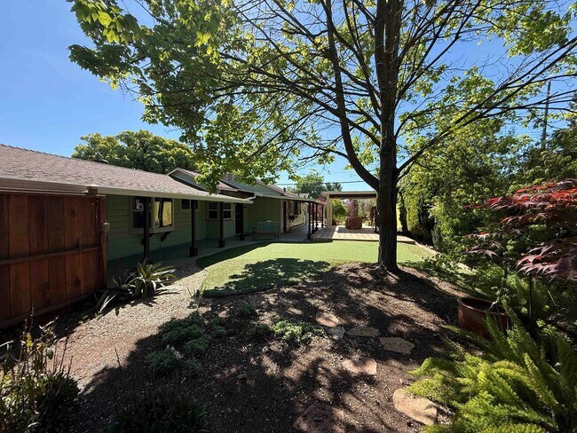 Charming Land Park 2 Bedroom - Charming Land Park 2 Bedroom House