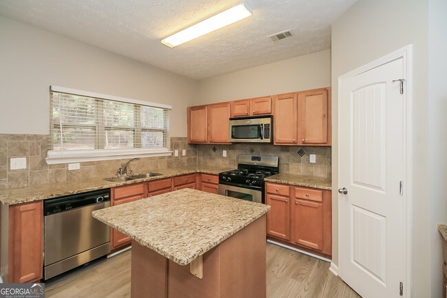 Building Photo - 4957 Rapahoe Trail