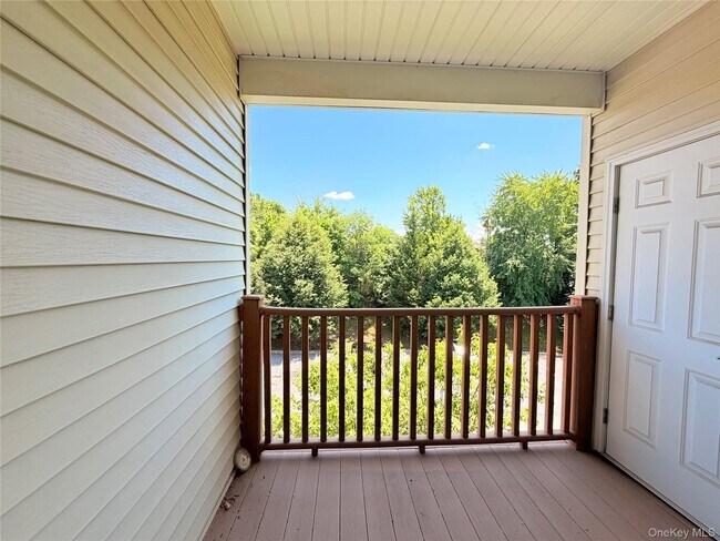 Foto del edificio - 943 Tower Ridge Cir