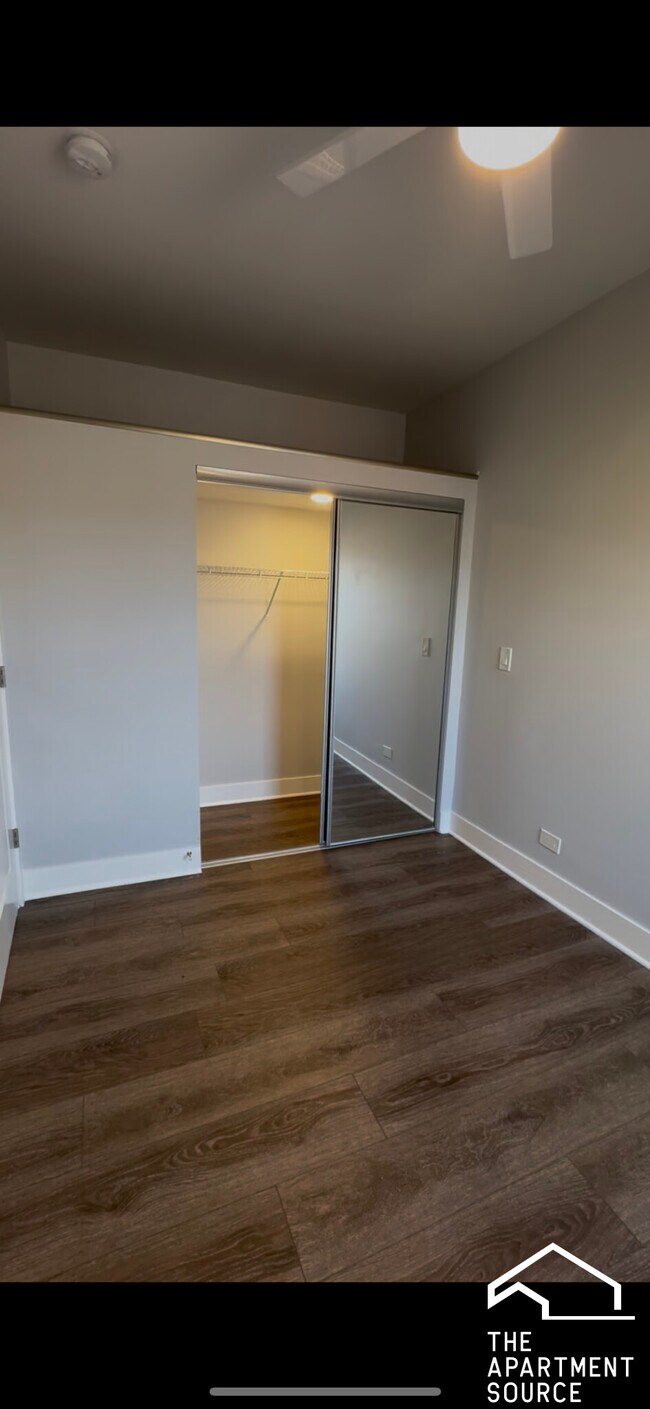 Foto del edificio - 4411 N Kimball Ave