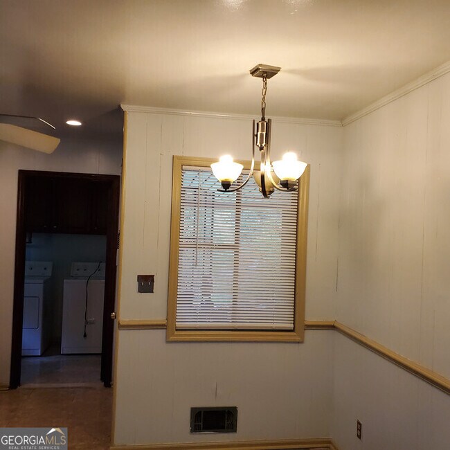 Building Photo - 6564 Charles Dr