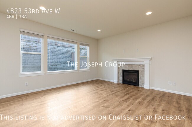 Foto del edificio - Spacious 4-Bedroom with Chefs Kitchen and ...