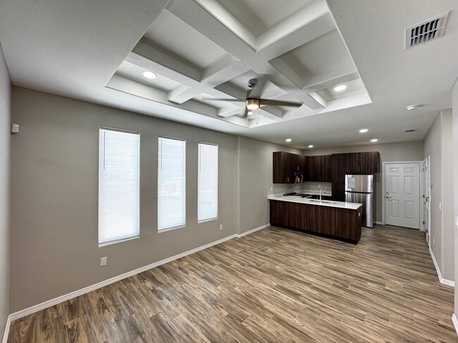 Building Photo - 4008 La Vista Ave